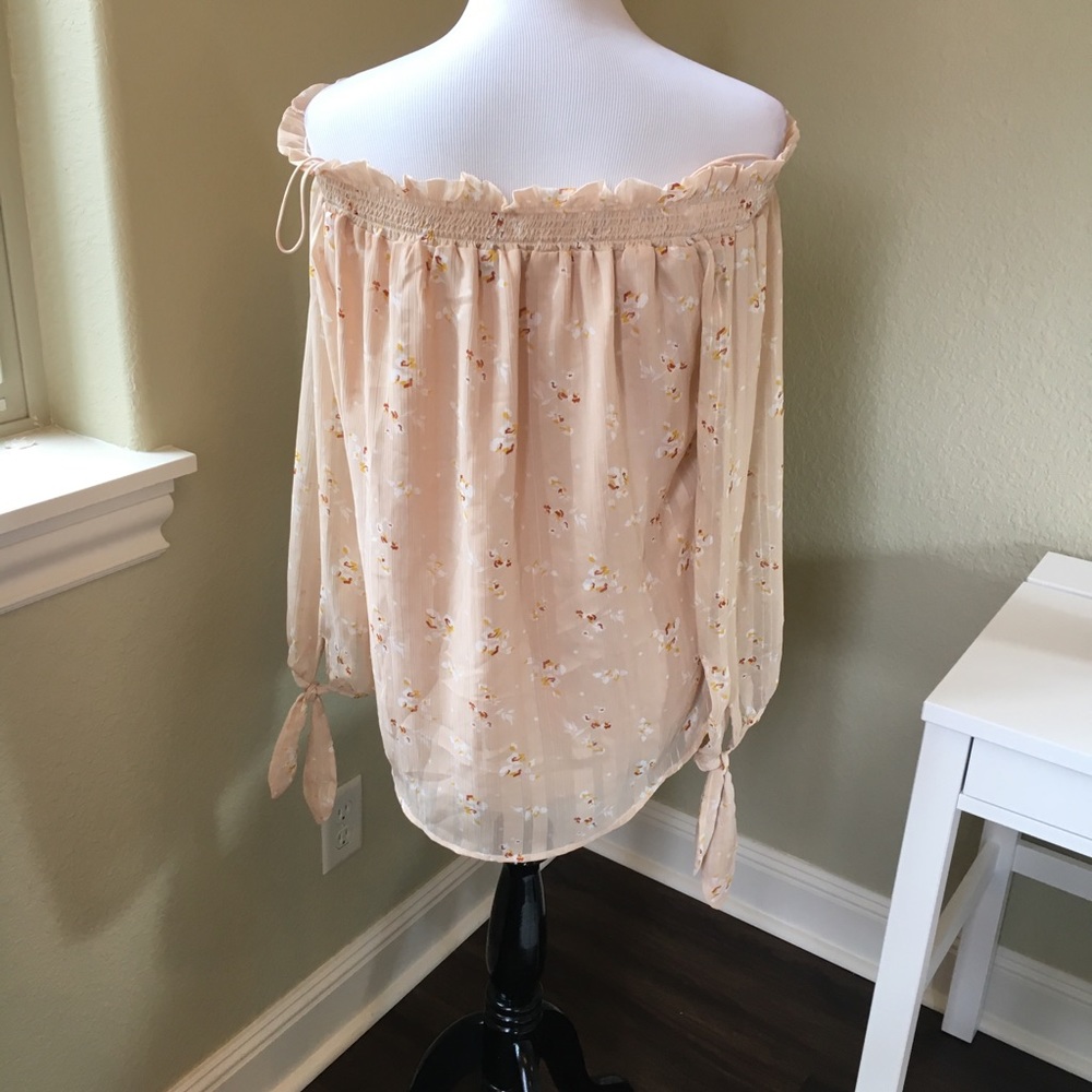 Wayf Off the Shoulder Top - Picture 4 of 5